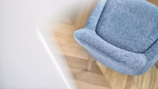 Detail van een blauwe Mobitec Saga zitting