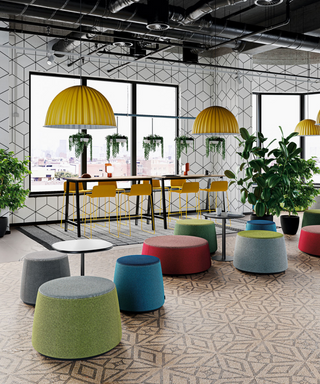 C1.8 Pouf