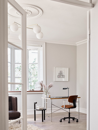 Tion Chair