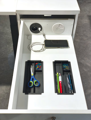Caisson tower Buronomic Optimax EVO ouvert, détail du tiroir supérieur avec prise et téléphone