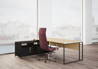 Stricto executive desk with right-hand storage unit