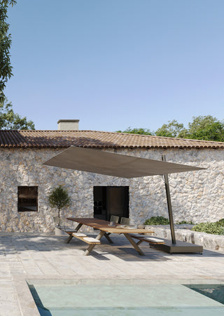Panigiri Picnic Table